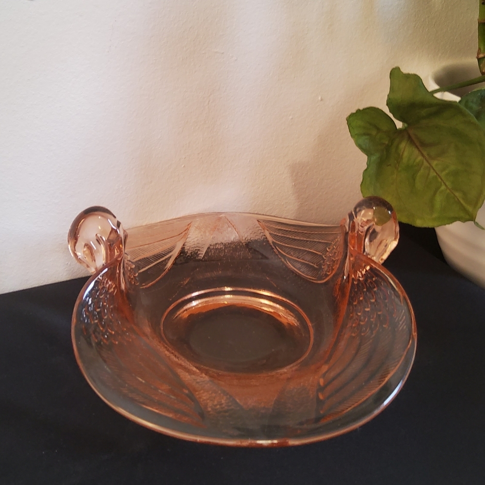 Pink Depression Glass Swon Dish